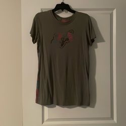 Size L t-shirt 