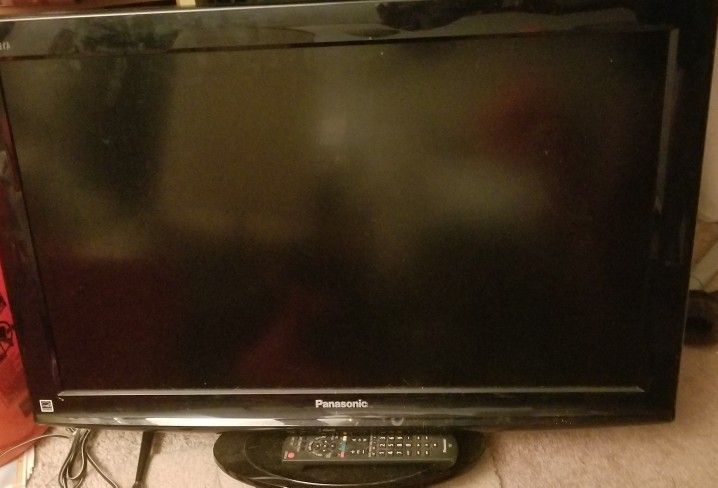 TV With  Remote 40 Inch. 