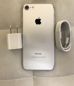 iPhone 7 128GB Factory Unlocked