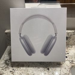 AirPods Max Brand New NEED GONE