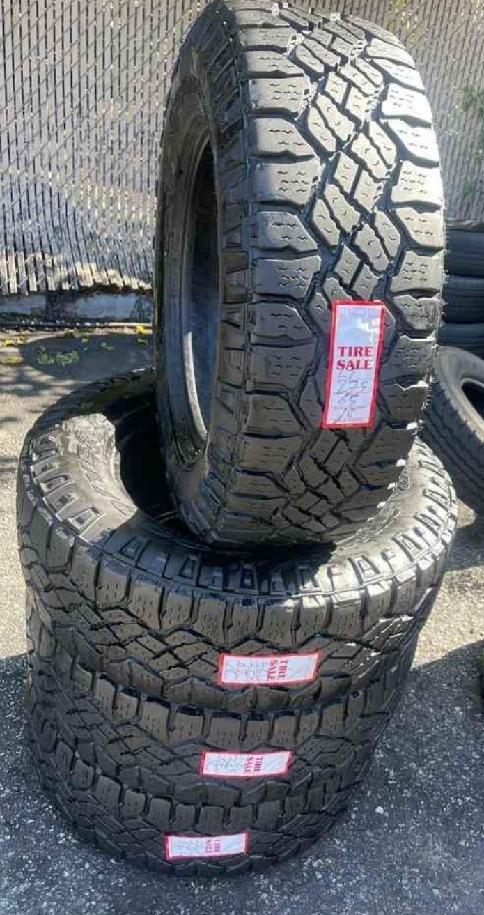 275 65 18 Goodyear WRANGLERS 