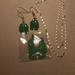 Beautiful Elephant Design Natural Jade Earrings and Necklace Pendant SET. 