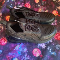 Black nike running sneakers 