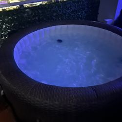 Bestway SaluSpa Inflatable Hot Tub – No Heater – Rainmae Mat Included Max 7 People