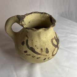 Rustic Mini Clay Pitcher – Hand-Painted Folk Style / Jarrita de Barro Rústica Pintada a Mano 