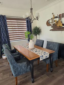 Fine dinning table set
