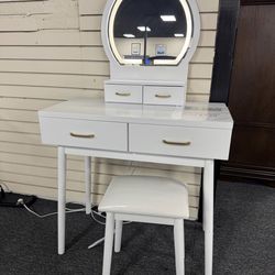 White Vanity. 🚚WE DELIVER🚚