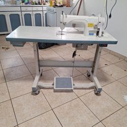 Maquina  Industrial Una Abuja En Buenas Condiciones