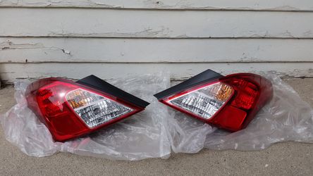 2014-2017 Nissan versa taillights