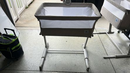 Baby Bassinet Bedslide sleeper with wheels & adjustable height