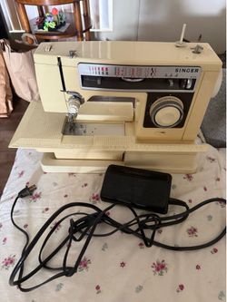 Singer Sewer Machine