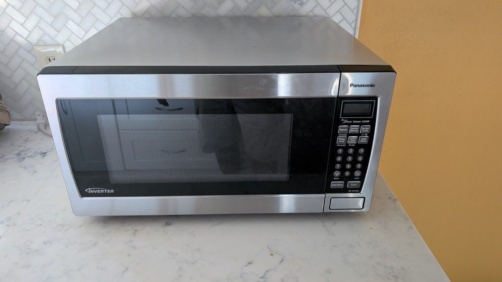 Microwave - Lightly Used - Works Very Well