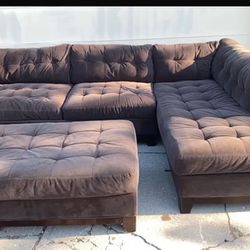 Sectional (Delivery Avail)