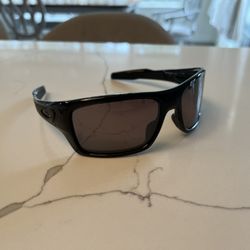 Oakley Turbine Sunglasses – Polished Black / Warm Grey – Like New