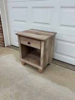 NIGHTSTAND (17"D x 20"W x 24"H)