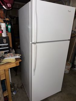 Refrigerator whirlpool