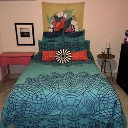 Set Of throw Pillows For Bed Or couch (Barely Used) for Sale in Denver, CO  - OfferUp