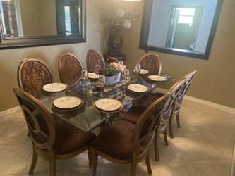 Dinning Table 