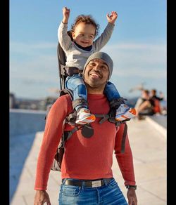 MiniMeis Baby  Carrier – Like New