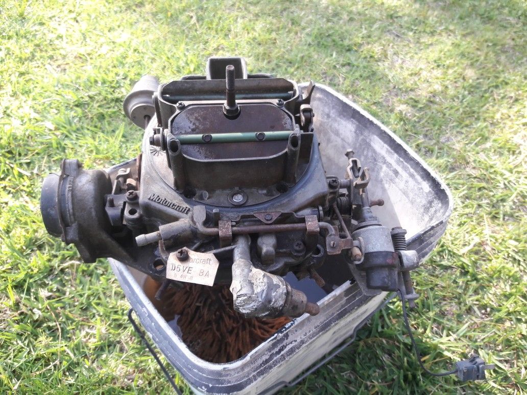 1971 Ford Thunderbird Motorcraft 4-barrel carburetor I have a 429 engine