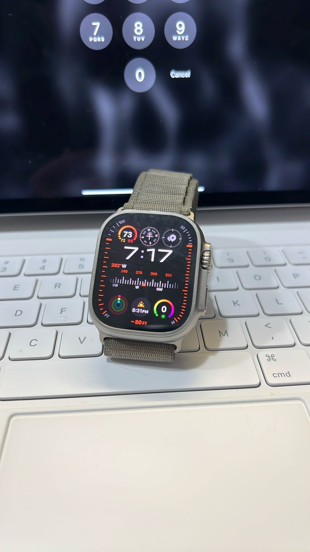 Apple Watch Ultra 2 49mm Titanium Case Olive Alpine Loop - M