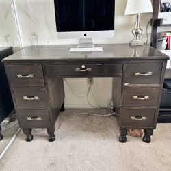 Solid Wood Vintage Desk – Sturdy & Stylish
