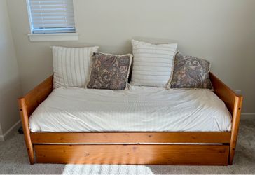 Twin Daybed with Trundle