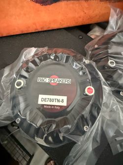 Two DE780TN and Two ME242 Horns