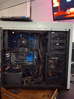 1Gig GA-Z77X-UD5H Motherboard/16GB Corsair Vengeance RAM/Corsair H60 Liquid AIO