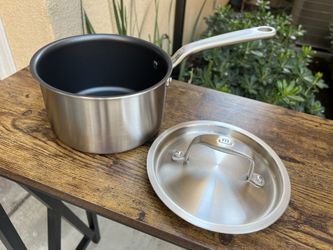 Made In Cookware - ProCoat 2 Quart Non Stick Sauce Pan With Lid - Graphite - 5 Ply Stainless Clad Nonstick Saucepan - Professional Cookware - Crafted
