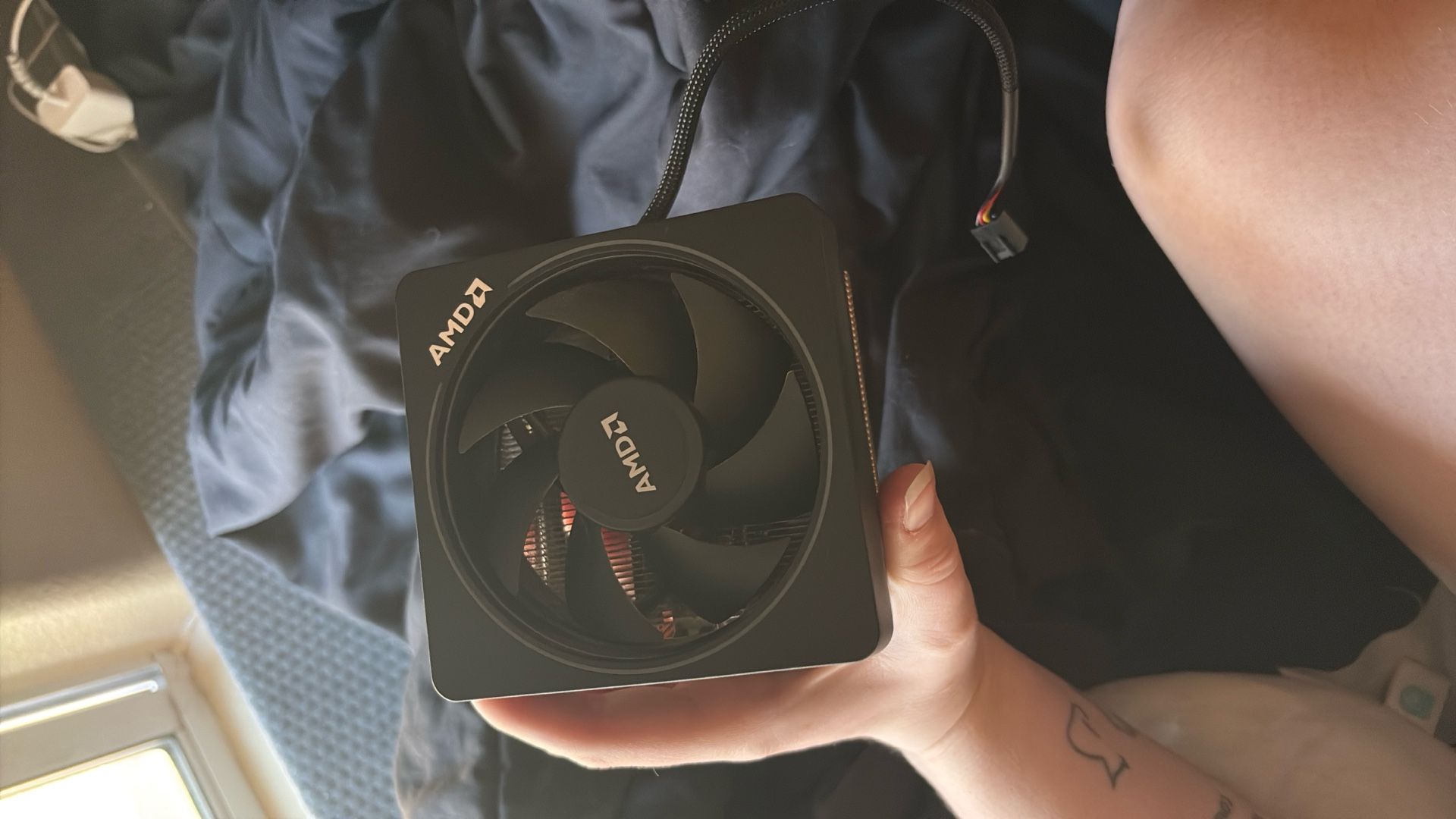 AMD Wraith Prism CPU Fan w/ RGB