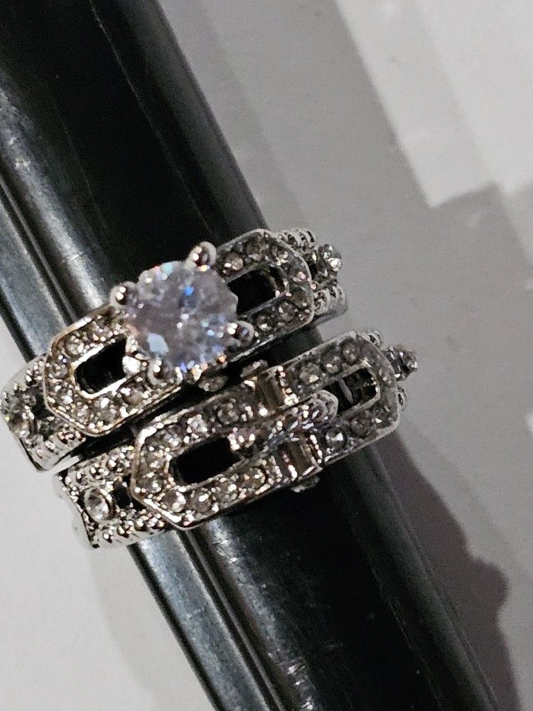 NEW BLING CUBIC ZIRCONIA  ENGAGEMENT WEDDING SET IN LADIES SIZE 7 STUNNING