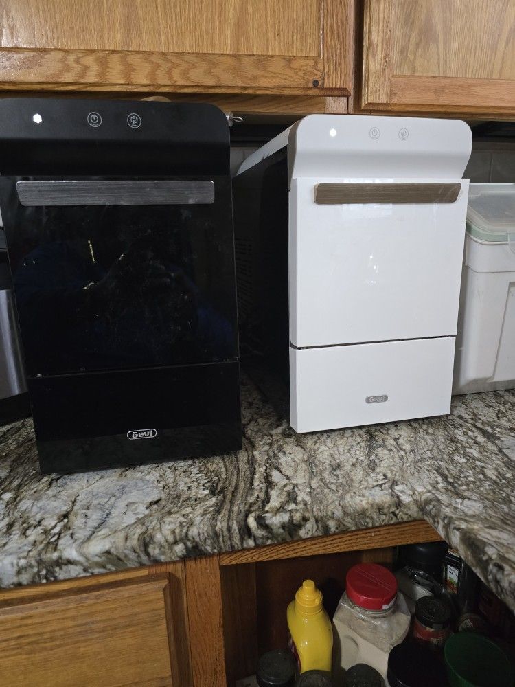 Gevi Nugget ice makers sold separate black 1 number 719 white 1 number 720.