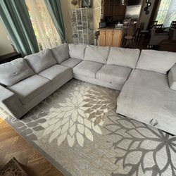 Couch - Free Delivery 🚚 
