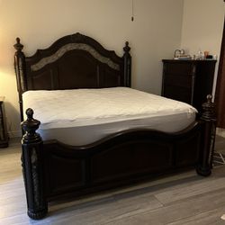 Recámara King Sin Colchón 