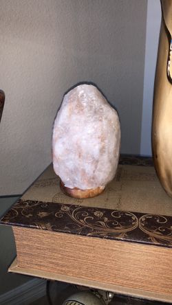 Glowing Himalayan Rock Salt Lamp