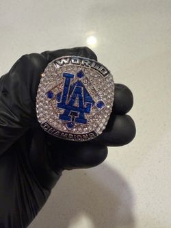 MLB Baseball championship ring