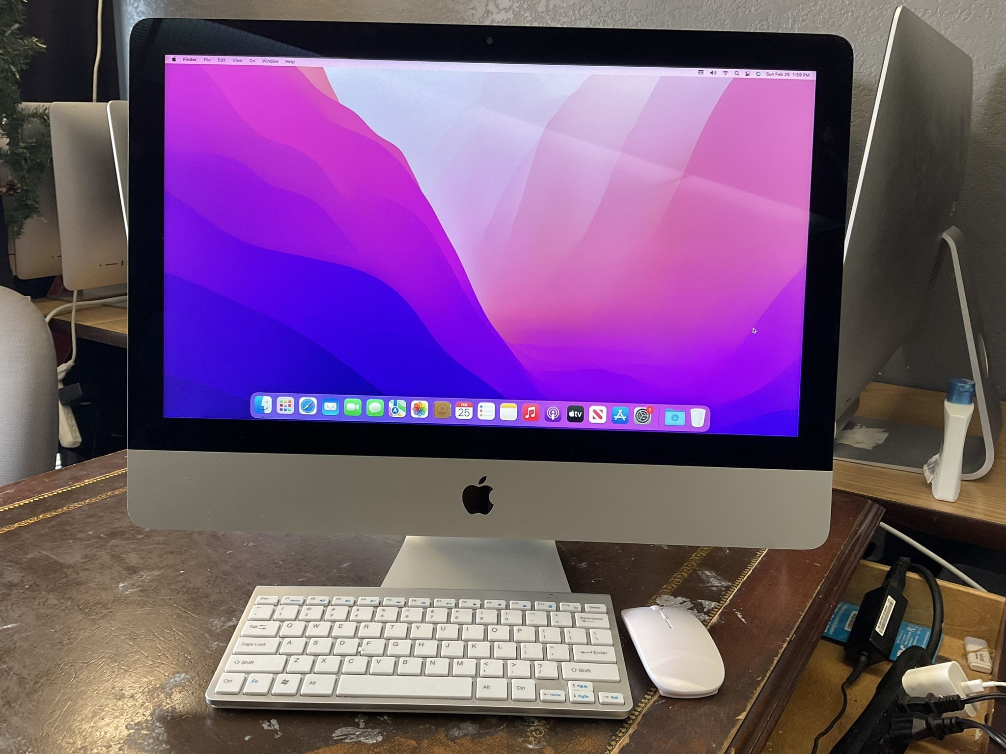 iMac 21.5 inches- 16 gb ram, MacOS Monterey