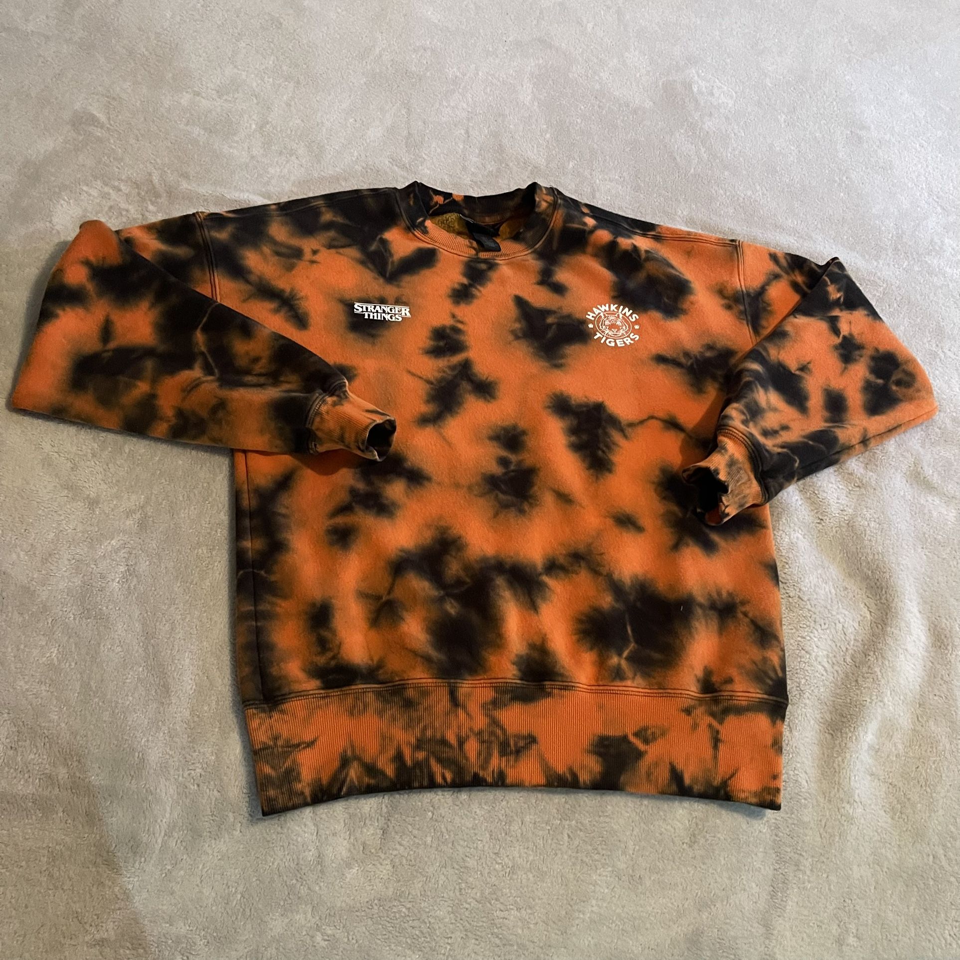 H&M Stranger Things Sweater Adult Small Orange Netflix Tie Dye Sweatshirt Tigers