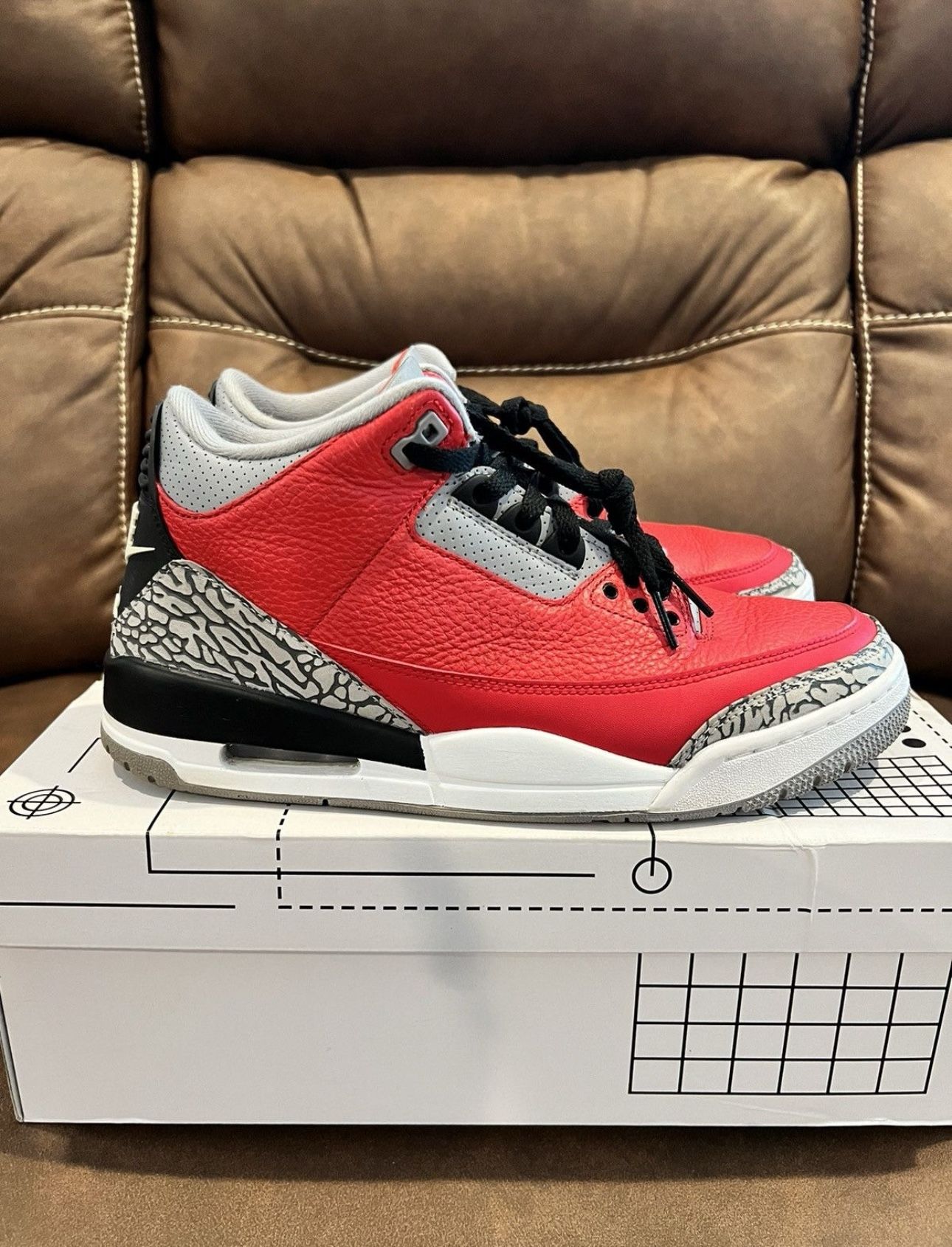 Jordan 3 Retro SE Unite Fire Red