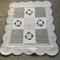 Pink and Green Quilt w/Ribbon Embroidered Wreaths 48”x60”