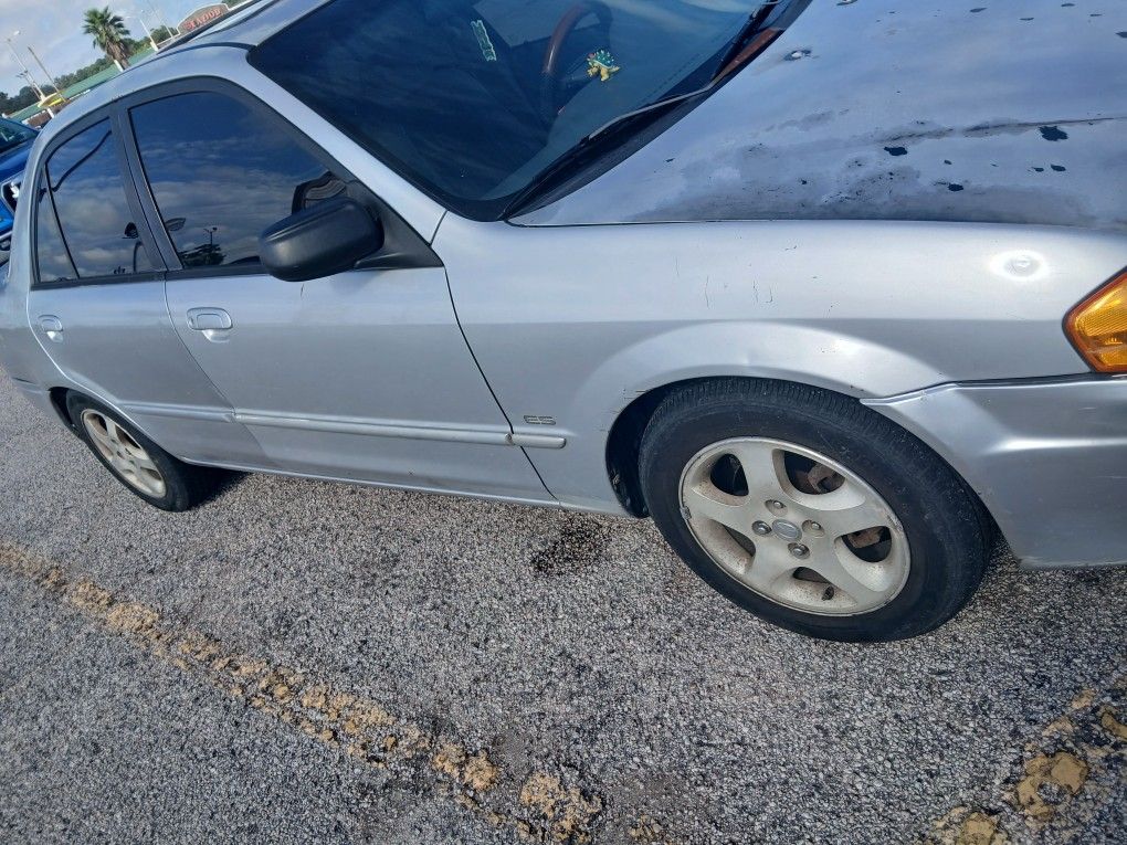 2000 Mazda Protege