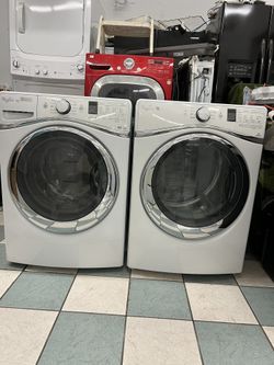 Whirlpool Duet Washer And Dryer Set( Delivery Available)