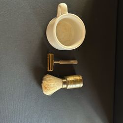 Valet Brass Shaver And Brush W/Jackson China Cup