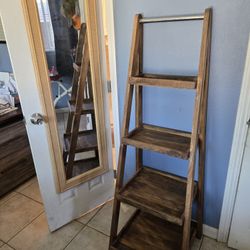 Mirror/shelves 