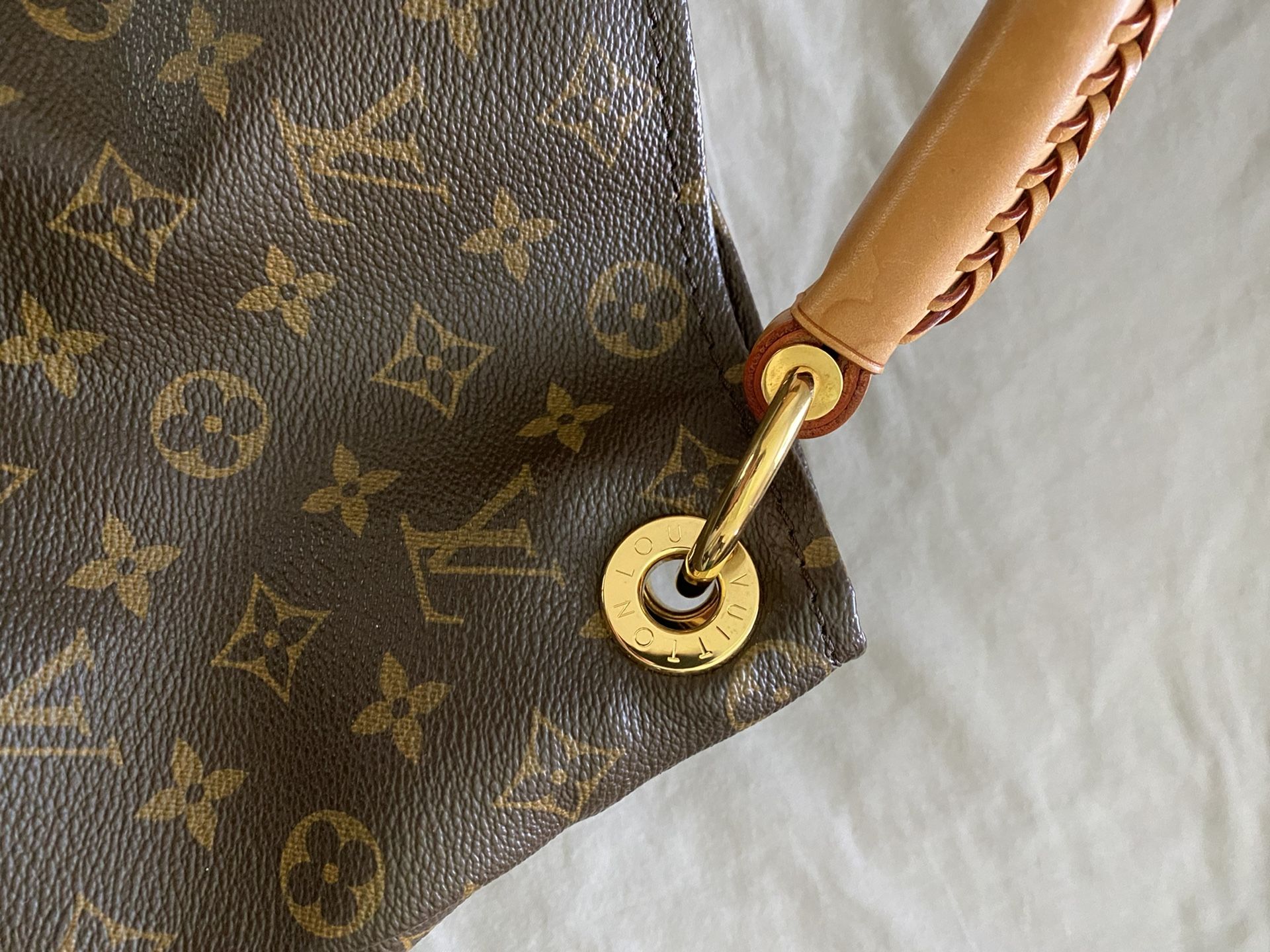 EXCLUSIVE LOUIS VUITTON MONOGRAM EMPREINTE ARTSY MM SHOULDER BAG! for Sale  in Oakland, FL - OfferUp