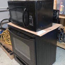 GE MICROWAVE AND STOVE