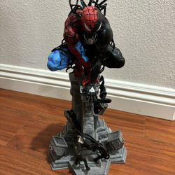 Spider man Venom Statue 