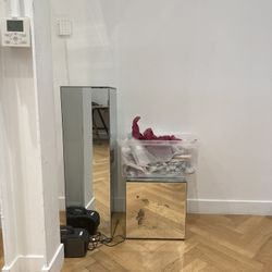 Mirrored Stands