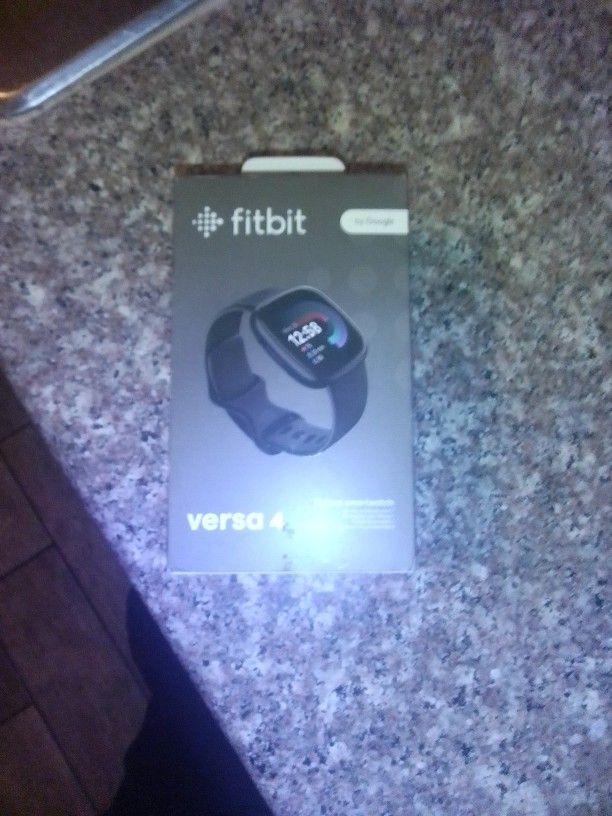 Fitbit Versa 4